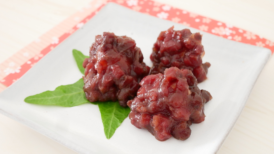 一口サイズのコロコロ小豆餅卵