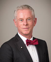 ピーター J マクミラン氏